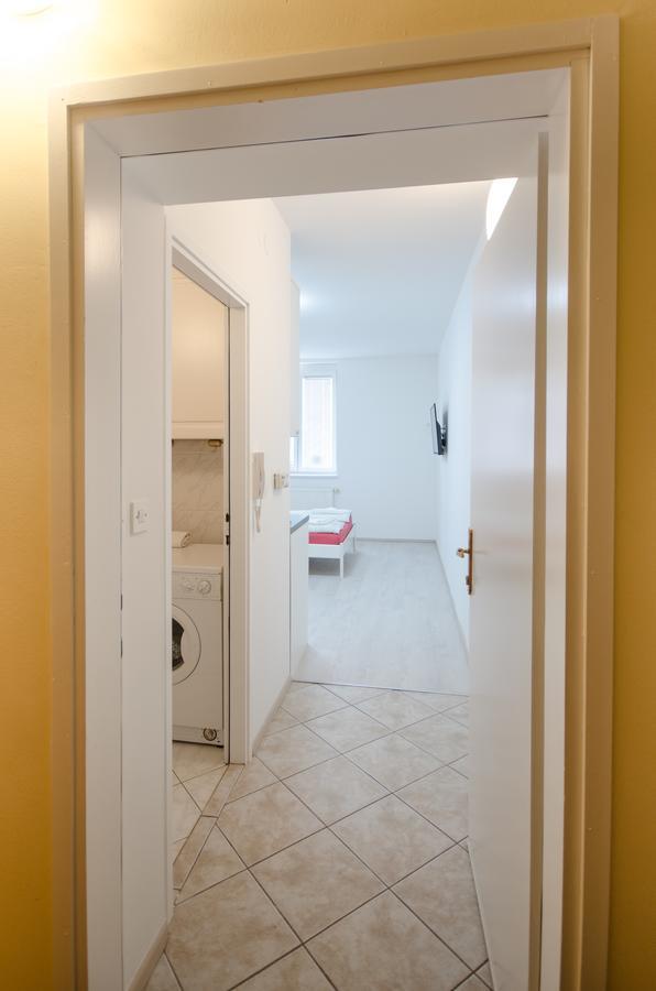 Apartment Trzaska With Free Parking Laibach Exterior foto